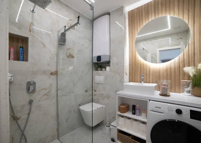 Deluxe Festival Centar With Free Parking アパート